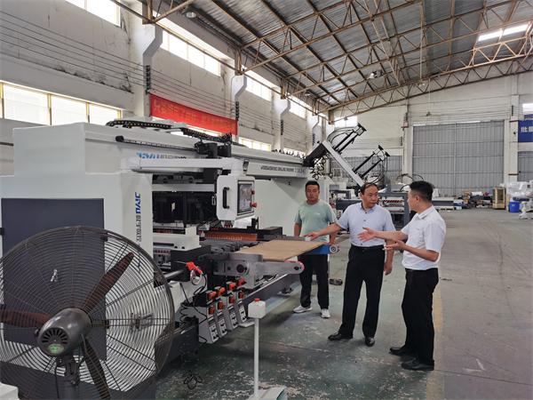 攜竭誠之心 引企業(yè)入寧——寧津縣長官鎮(zhèn)赴粵招商聚焦機(jī)械設(shè)備研發(fā)